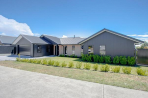 Arataki Lodge - Havelock North Holiday Home